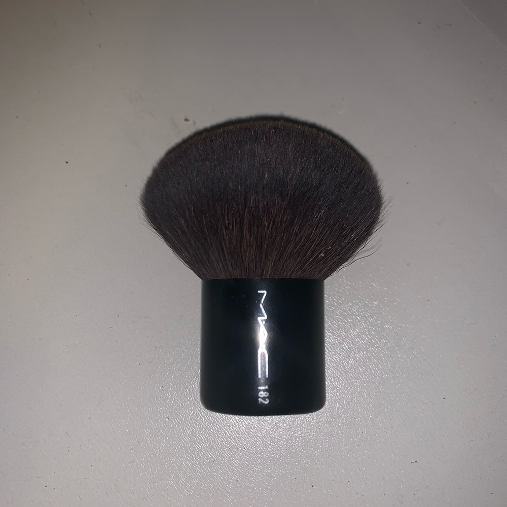 MAC 182 kabuki brush